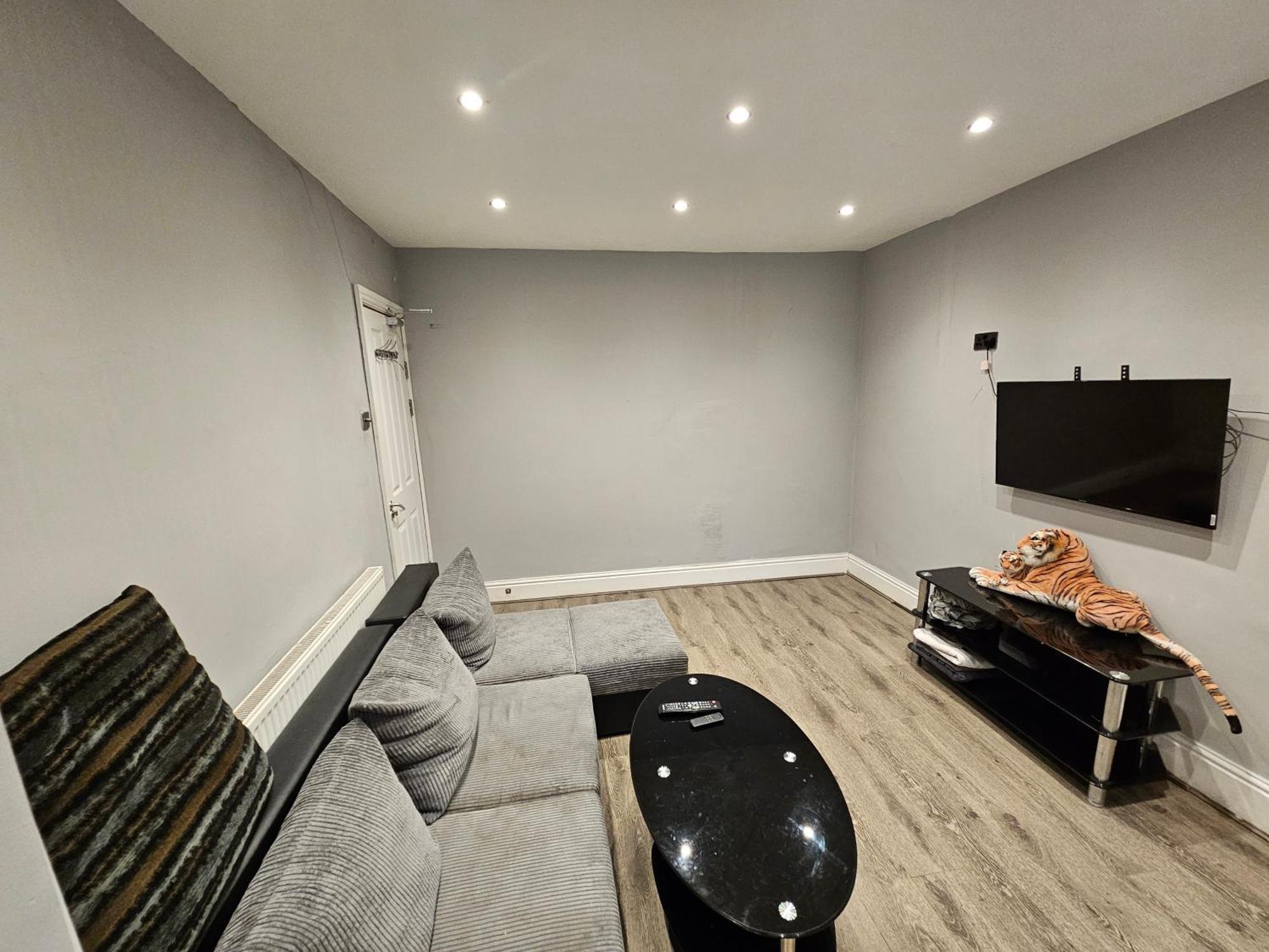Monyhull Homestay - Near City Centre Kingsheath Nia Nec Bhx Бирмингам Екстериор снимка